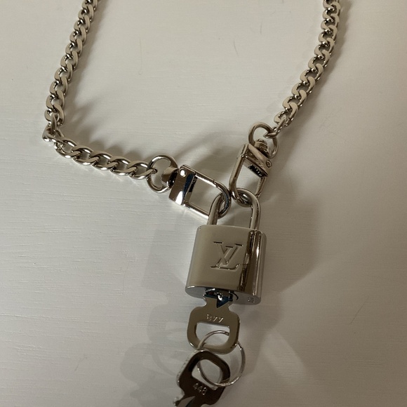 LV Padlock & Key excellent condition - Picture 3 of 4